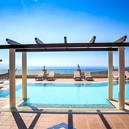 Diana Otel Valsamata
